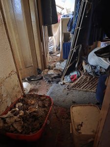 House clearance for hoarded property (before)