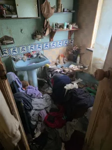 House clearance for hoarded property (before)
